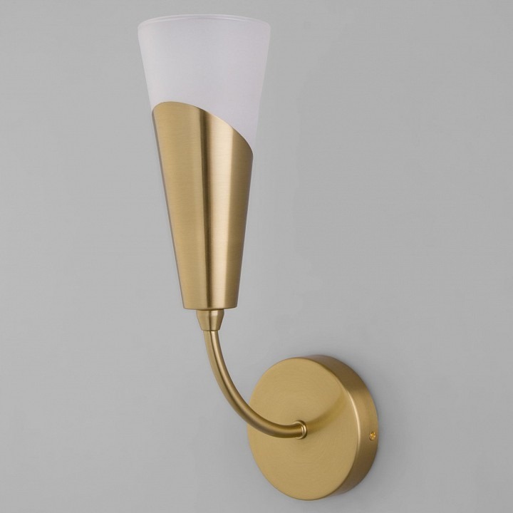 Фото Бра Eurosvet Rhyton 60167/1 латунь EV_a068278 - интернет-магазин МегаТерем в Москве