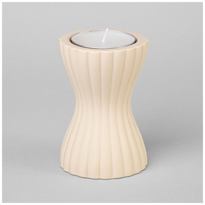 Подсвечник со свечой  8.5*8...