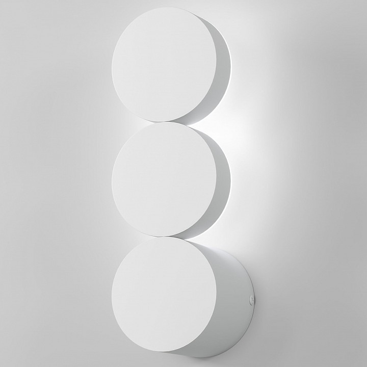 Фото Накладной светильник Elektrostandard Brioni a064595 ELK_a064595 - интернет-магазин МегаТерем в Москве