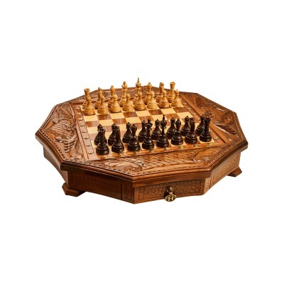 Шахматы резные в ларце Сева...
