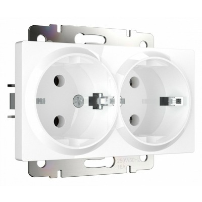 Розетка двойная с заземлени...