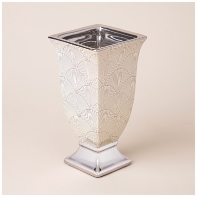 Ваза декоративная на ножке ...