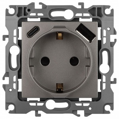 Розетка с заземлением и со ...