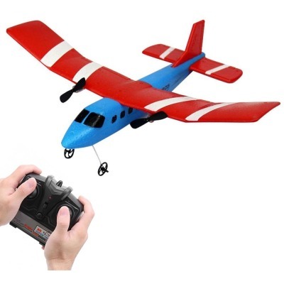 Радиоуправляемый самолет пл...