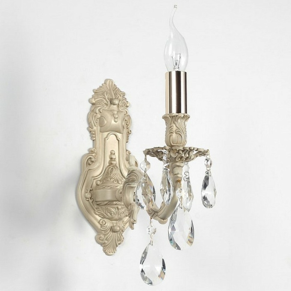 Фото Бра Lucia Tucci Firenze FIRENZE W141.1 cream white LT_FIRENZE_W141.1_cream_white - интернет-магазин МегаТерем в Москве