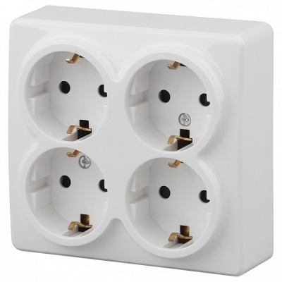 Розетка четверная с заземле...