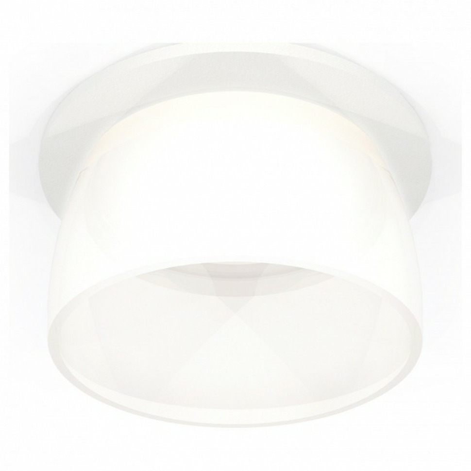 Фото Встраиваемый светильник Ambrella Light XC XC6512069 AMBR_XC6512069 - интернет-магазин МегаТерем в Москве