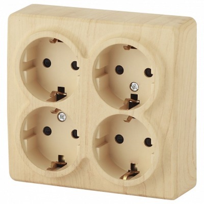 Розетка четверная с заземле...