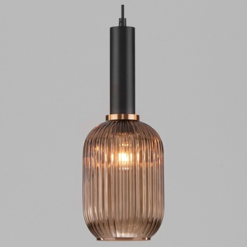 Фото Подвесной светильник Eurosvet Bravo 50181/1 янтарь EV_a045115 - интернет-магазин МегаТерем в Москве