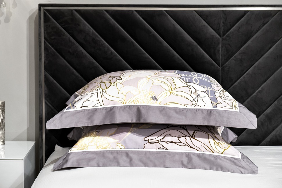 Фото Комплект наволочек сатин принт Пионы серый  50*70(2шт) (TT-00013370) - интернет-магазин МегаТерем в Москве