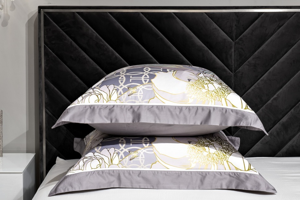 Фото Комплект наволочек сатин принт Пионы серый  70*70(2шт) (TT-00013371) - интернет-магазин МегаТерем в Москве