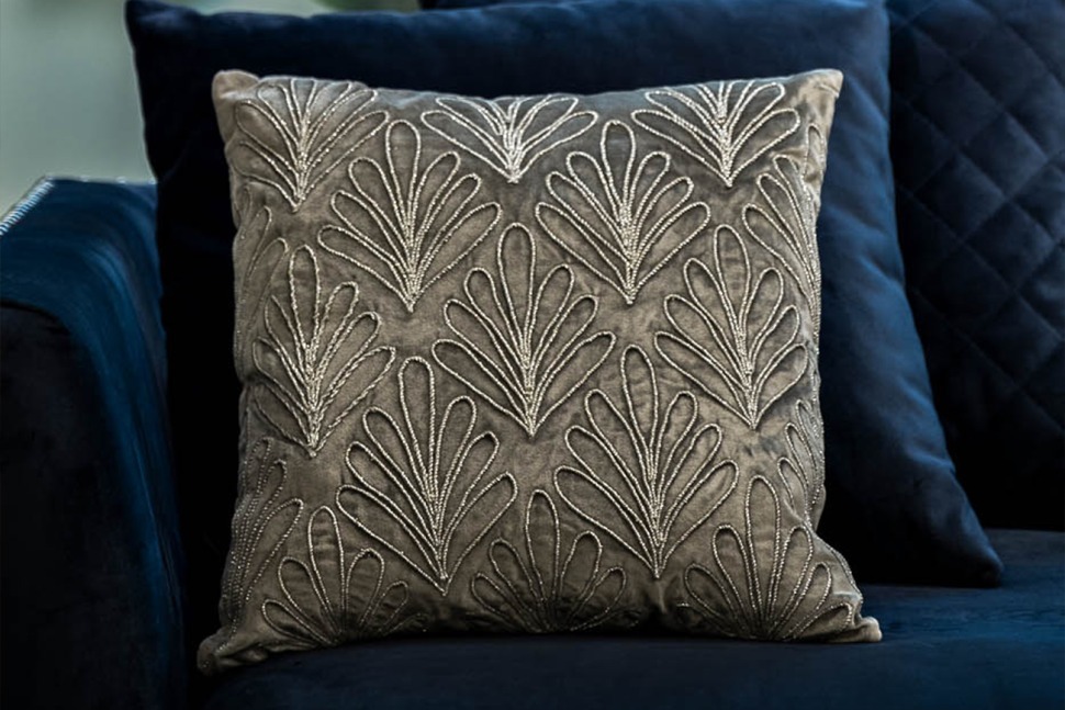 Фото Подушка с вышивкой Акация сереб.45*45см (TT-00010981) - интернет-магазин МегаТерем в Москве