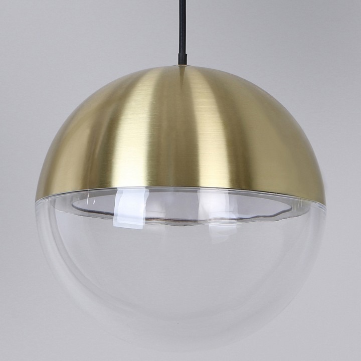 Фото Подвесной светильник Favourite Luna 4370-1P FV_4370-1P - интернет-магазин МегаТерем в Москве