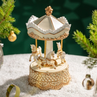 Музыкальная статуэтка карус...