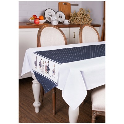 Дорожка на стол family farm...