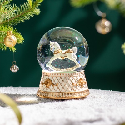 Музыкальная статуэтка снежн...