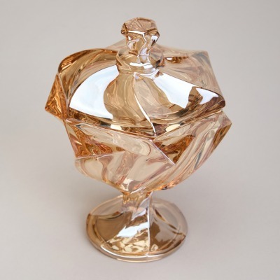 Блюдо с крышкой на ножке bo...