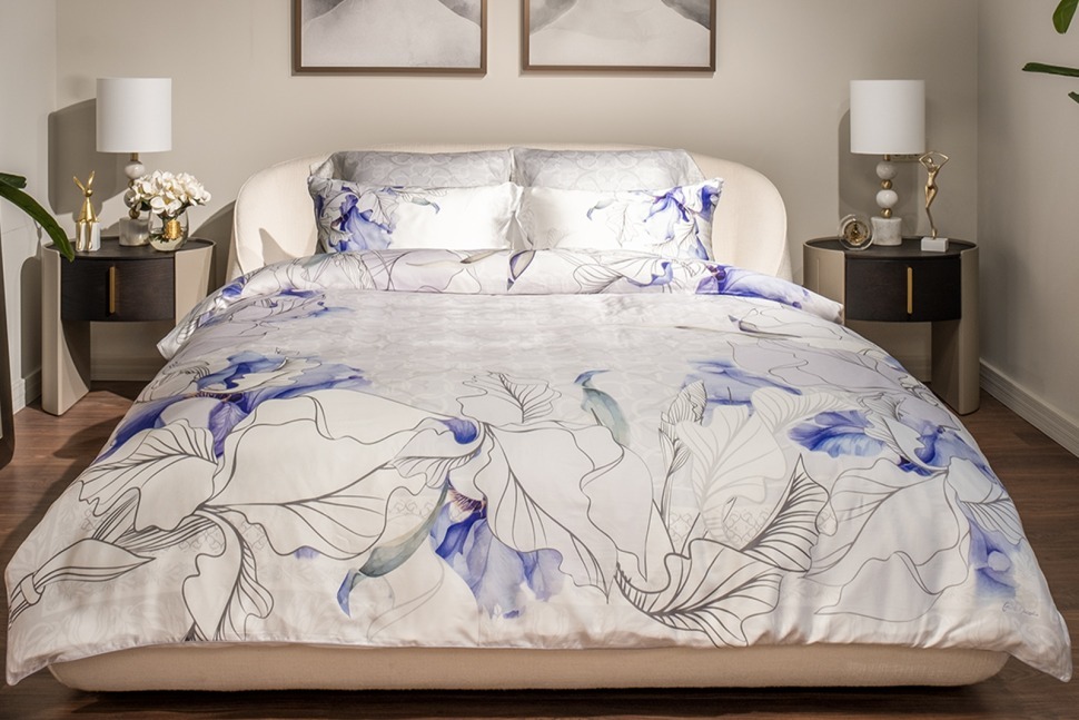 Фото Комплект постельного белья Ирисы , тенсель,  200*220-1шт, 50*70-2 шт (TT-00015988) - интернет-магазин МегаТерем в Москве