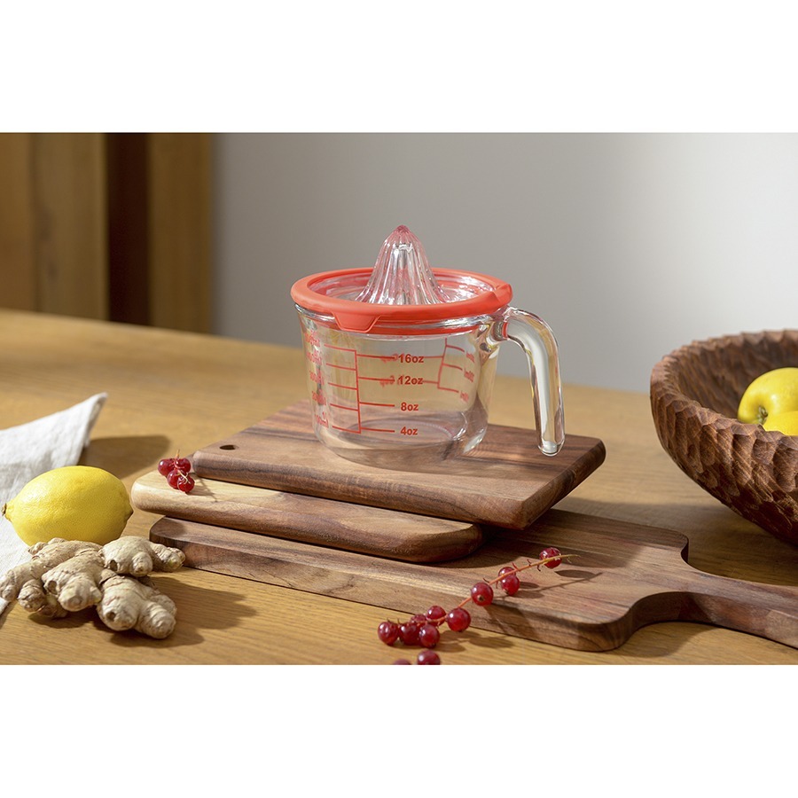 Фото Кувшин мерный с соковыжималкой, 500 мл (75029) - интернет-магазин МегаТерем в Москве