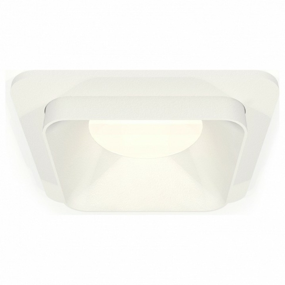 Фото Встраиваемый светильник Ambrella Light XC XC7901001 AMBR_XC7901001 - интернет-магазин МегаТерем в Москве