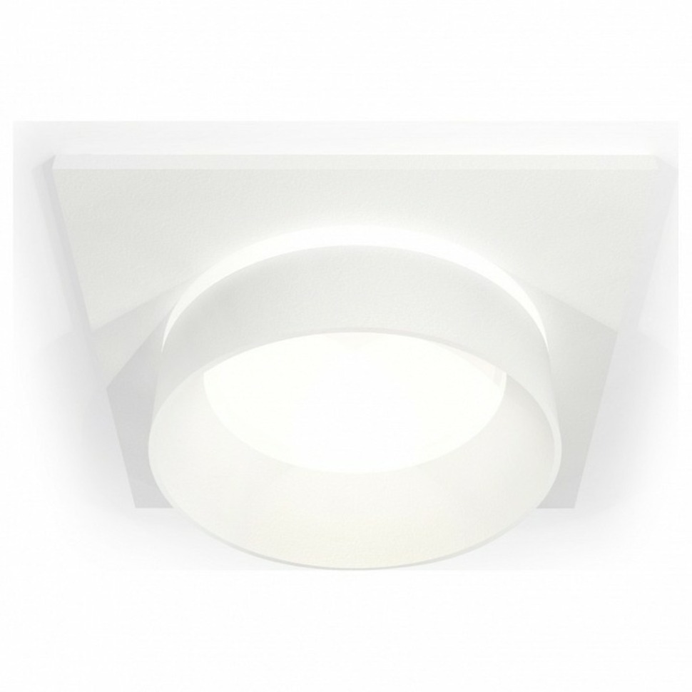 Фото Встраиваемый светильник Ambrella Light XC XC6520061 AMBR_XC6520061 - интернет-магазин МегаТерем в Москве