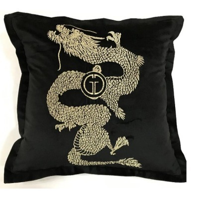 Подушка вышивка Дракон черн...
