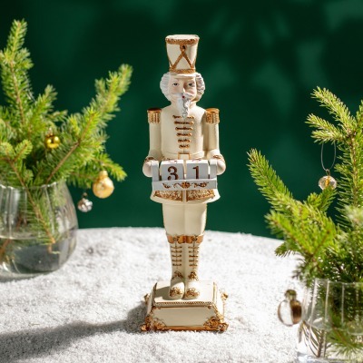 Статуэтка щелкунчик 10х10х3...