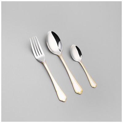 Набор столовых приборов на ...
