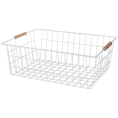 Корзина с деревянными ручка...