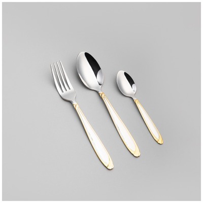 Набор столовых приборов на ...