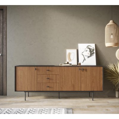 Комод с тремя дверками и тр...