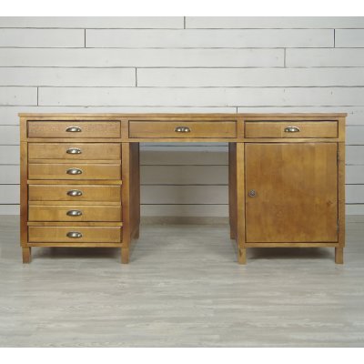 Рабочий стол с дверкой Goua...