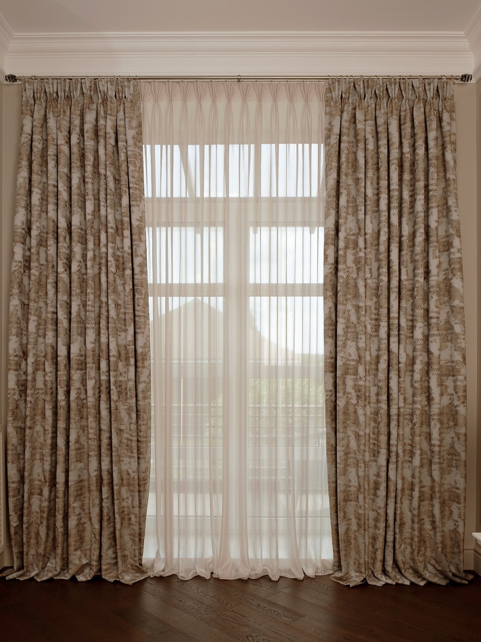 Фото Портьера Bromley бежевый 275*260 (TT-00016723) - интернет-магазин МегаТерем в Москве