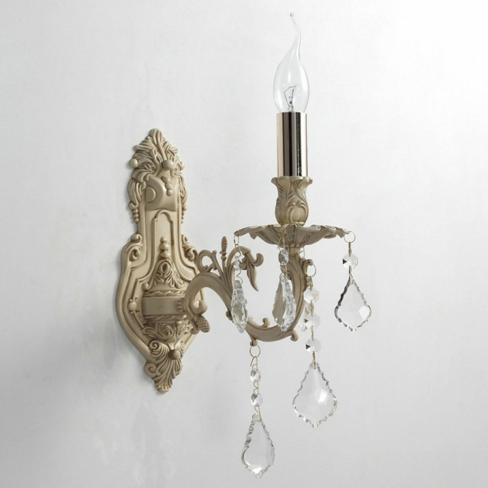 Фото Бра Lucia Tucci Barletta BARLETTA W122.1 cream white LT_BARLETTA_W122.1_cream_white - интернет-магазин МегаТерем в Москве