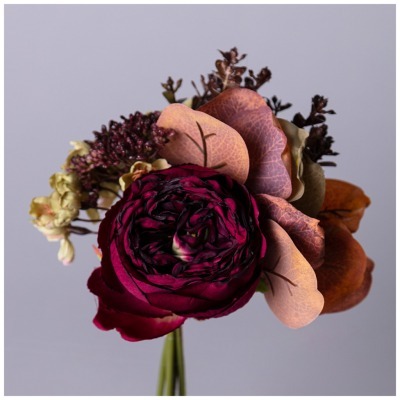 Цветочная композиция из пио...