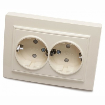 Розетка двойная с заземлени...