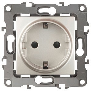 Фото Розетка с заземлением, без рамки Эра Эра 12 12-2001-15 ER_B0019310 - интернет-магазин МегаТерем в Москве