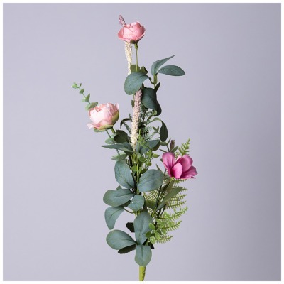 Цветочная композиция из пол...